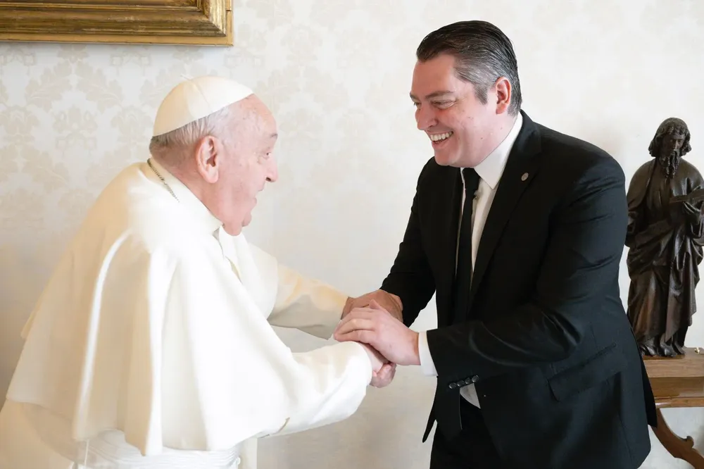 Martín Pérez con el Papa Francisco